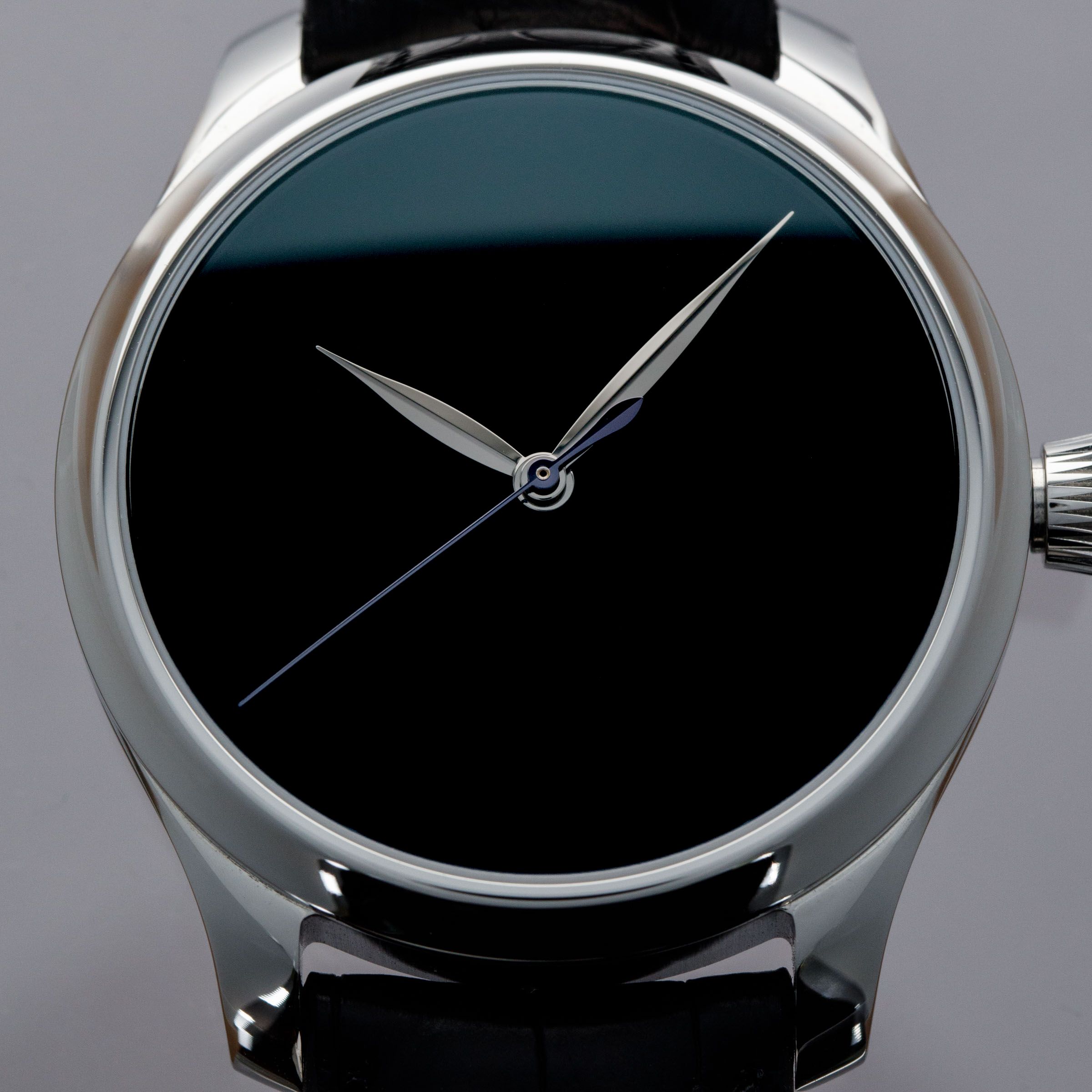 H. Moser & Cie. Endeavour Centre Seconds Concept Vantablack 1200