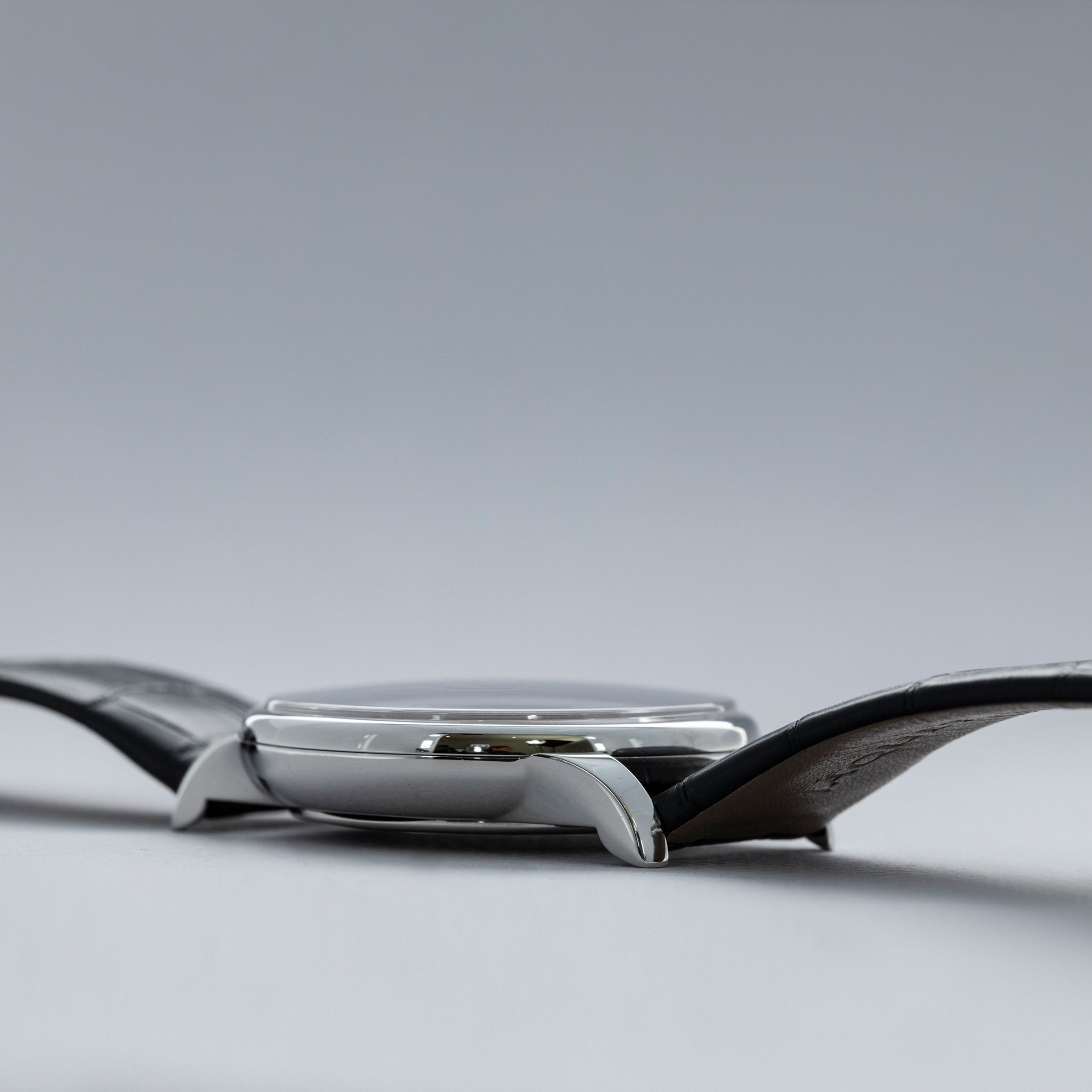 Jaquet Droz Astrale Grande Heure Onyx J025030270 | Auctions