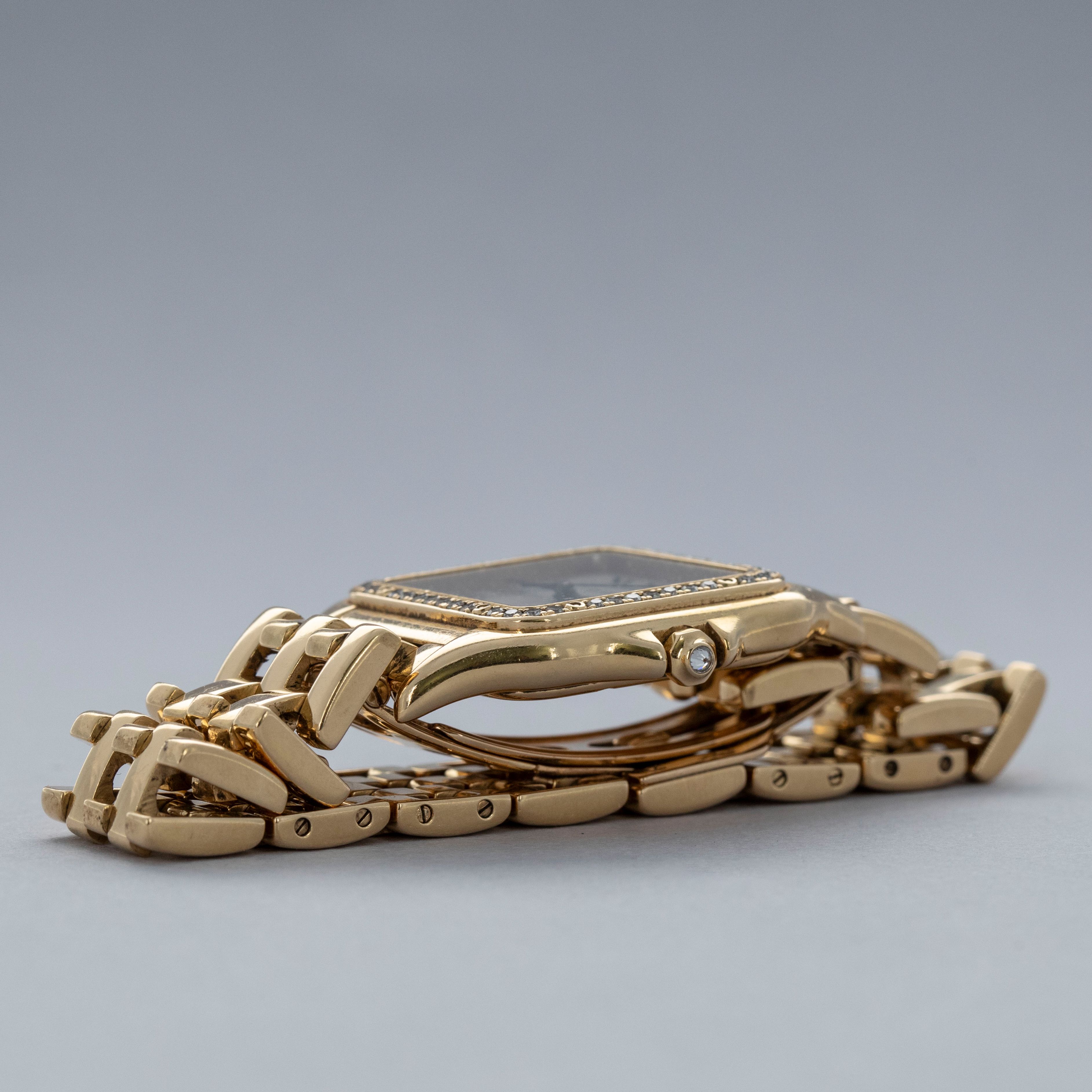 Cartier Panthere Mid-Size Quartz 883969 Diamond Bezel 18k YG