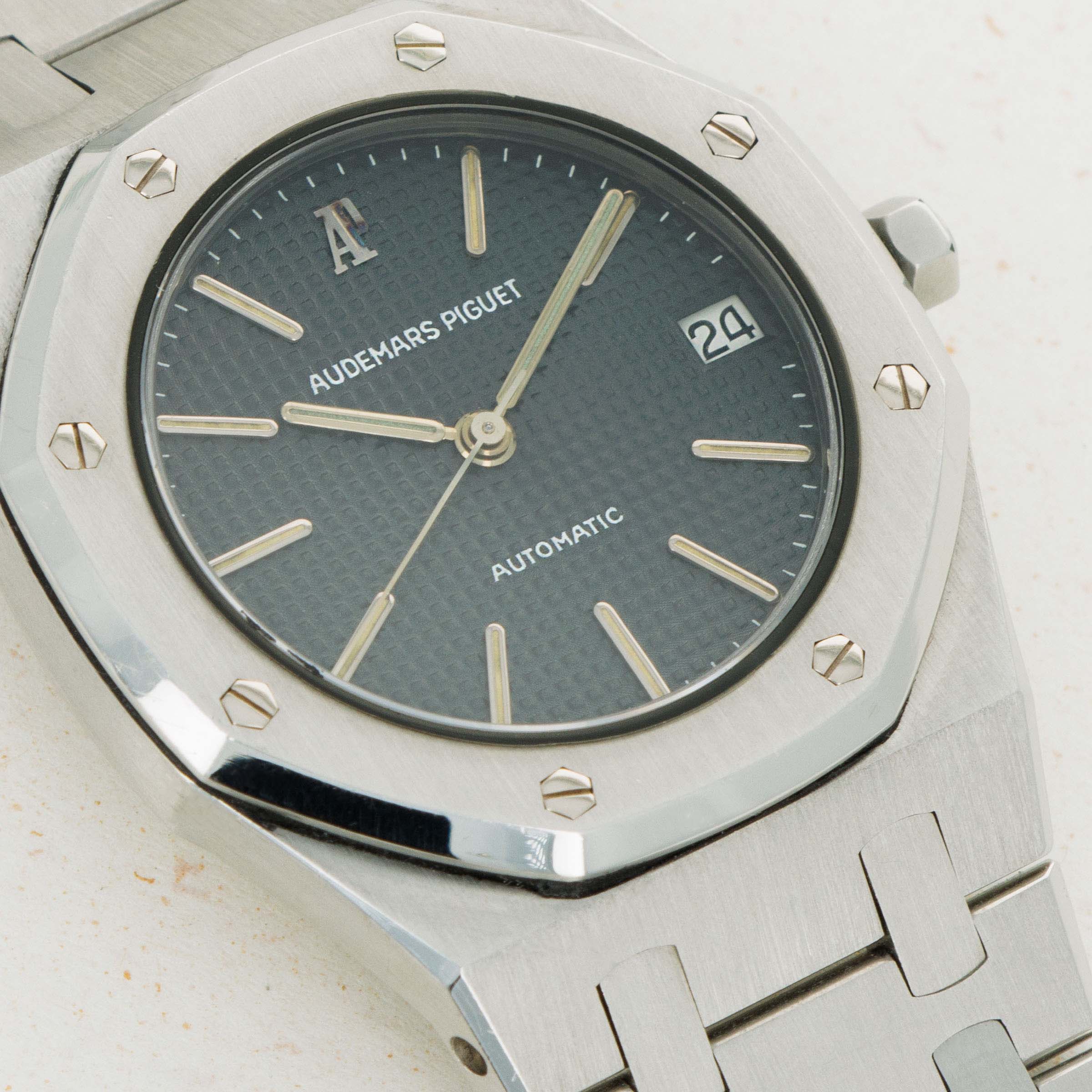 Audemars Piguet Royal Oak 4100ST Auctions Loupe This