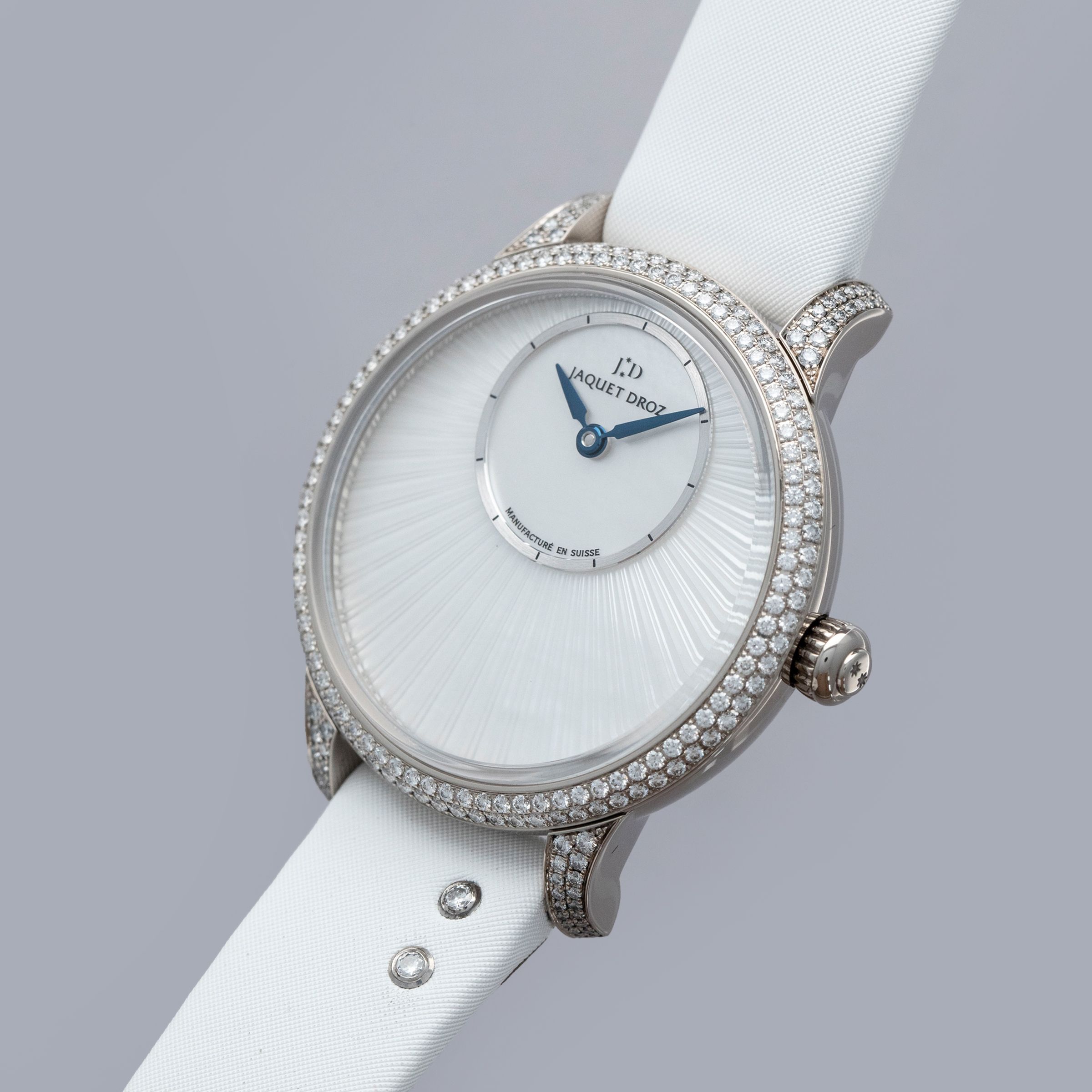 Jaquet Droz Petite Heure Minute J005004570 MOP Diamond 18k WG Jaquet Droz Petite Heure Minute J005004570 MOP Diamond 18k WG