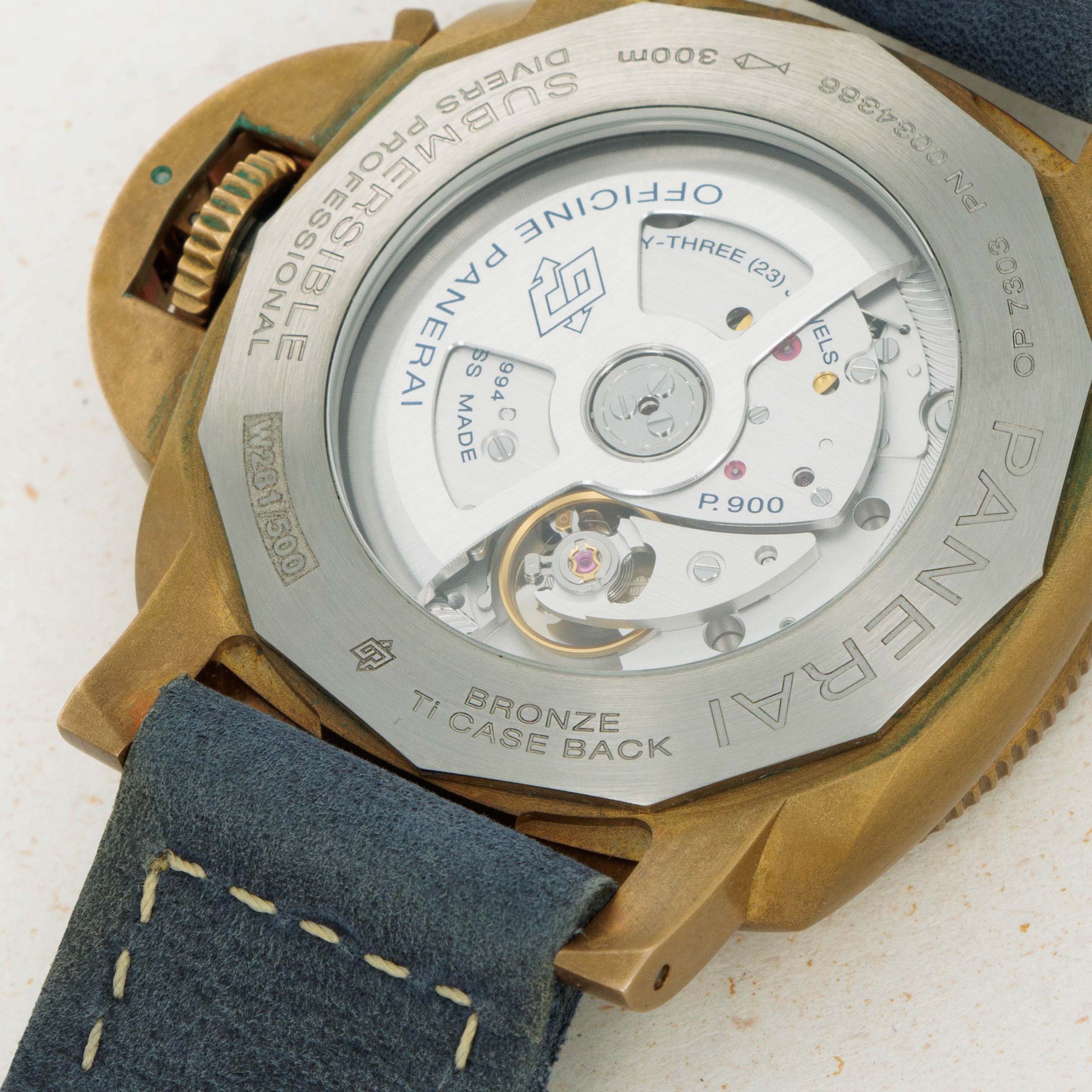 Panerai Submersible PAM1074 Bronzo Auctions Loupe This