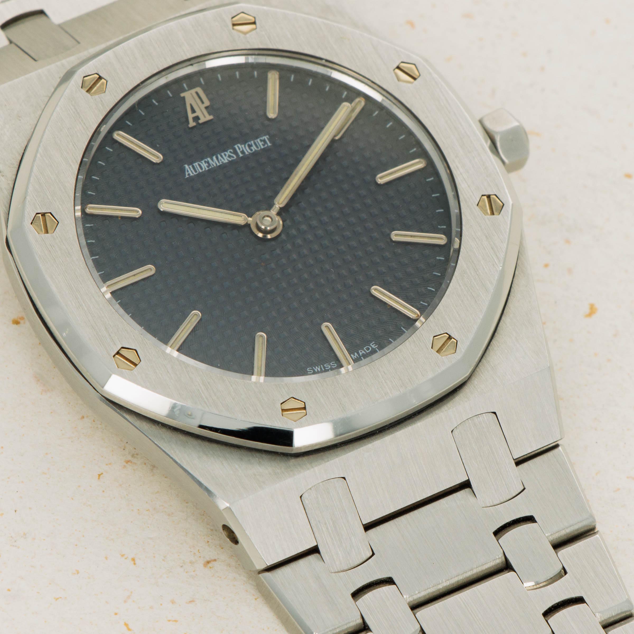 Audemars Piguet Royal Oak 56303ST Quartz Auctions Loupe This