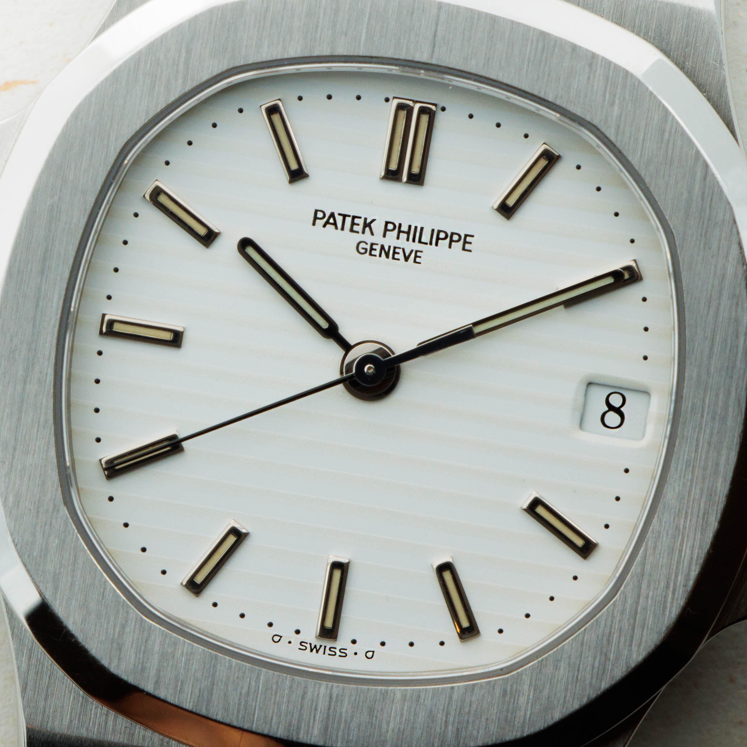 Patek philippe store nautilus silver