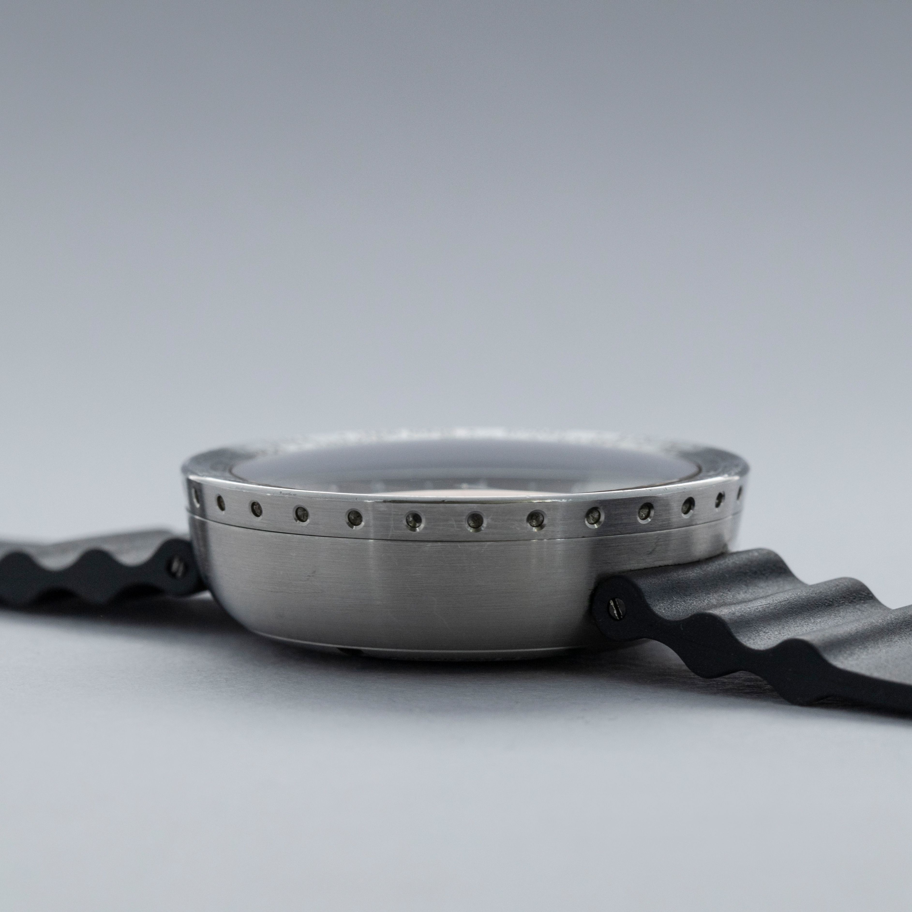 Ikepod Seaslug World Time Alarm Ref. SA01 | Auctions | Loupe This