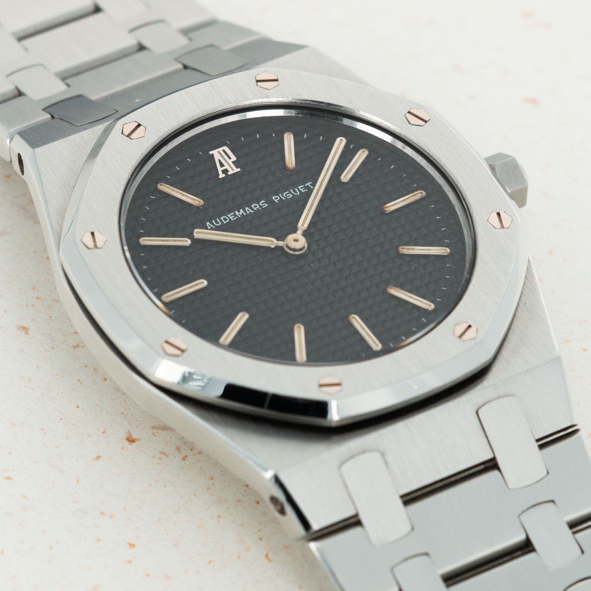 Audemars Piguet Royal Oak 56143 | Auctions | Loupe This