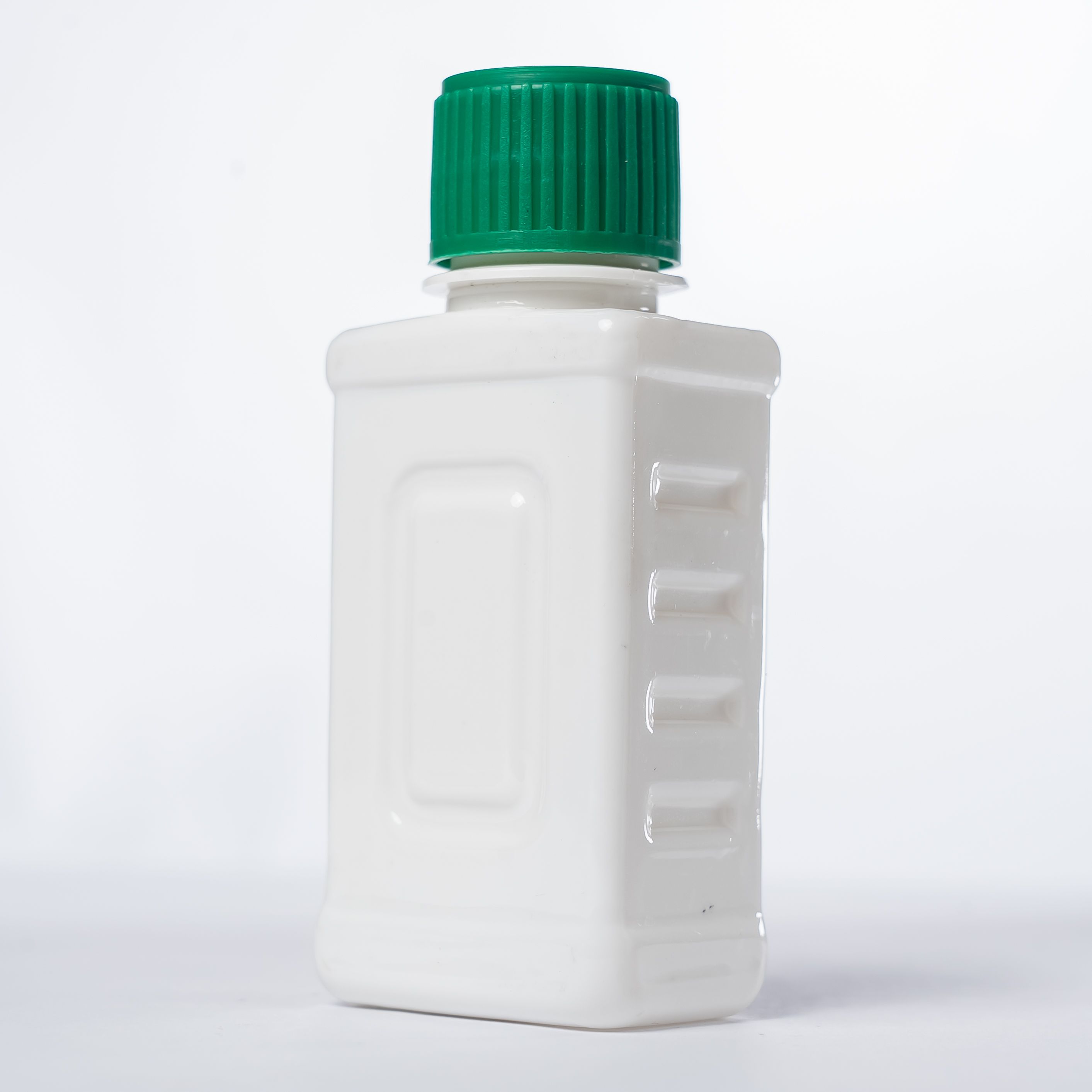 Chai 100ml vuông cổ 28