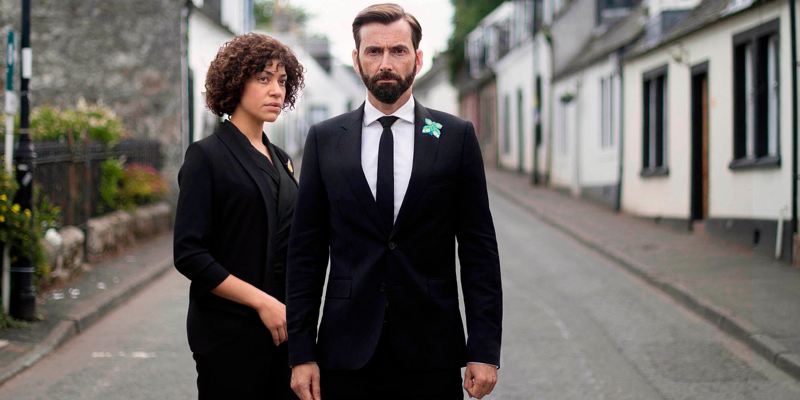 Cush Jumbo og David Tennant i Deadwater Fell