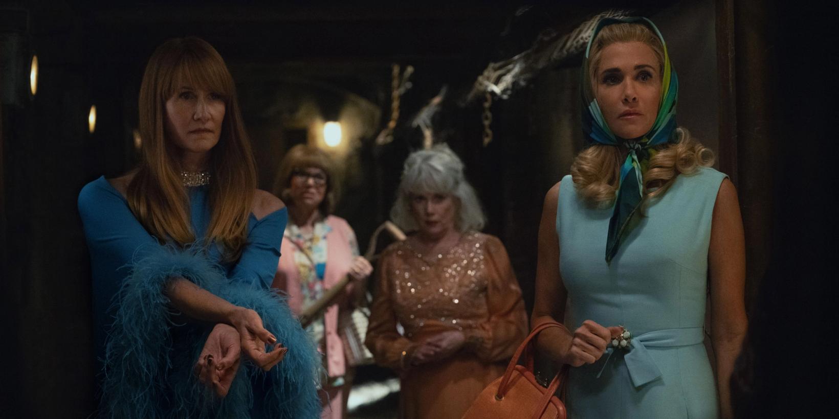 Laura Dern og Kristen Wiig i Palm Royale sesong 2
