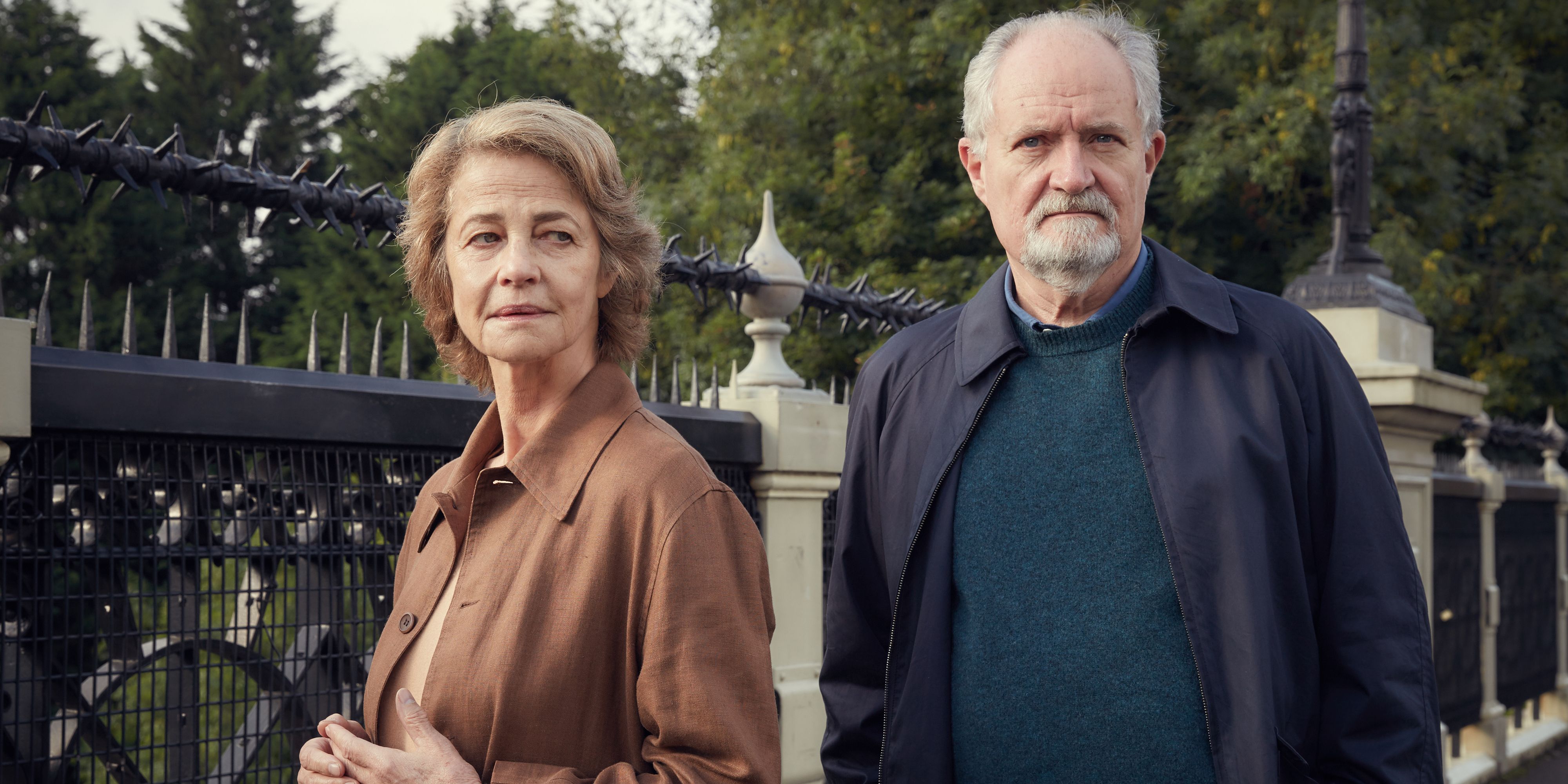 Charlotte Rampling og Jim Broadbent i The Sense of an Ending