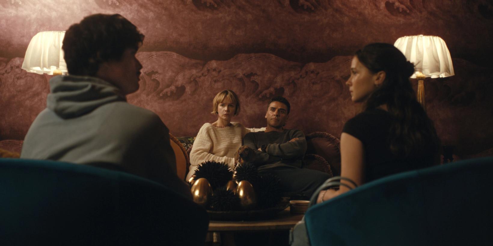 Charles Melton, Oscar Isaac, Carey Mulligan og Cailee Spaeny i Beef sesong 2