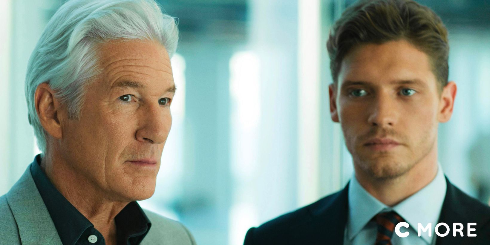 MotherFatherSon med CMore-logo