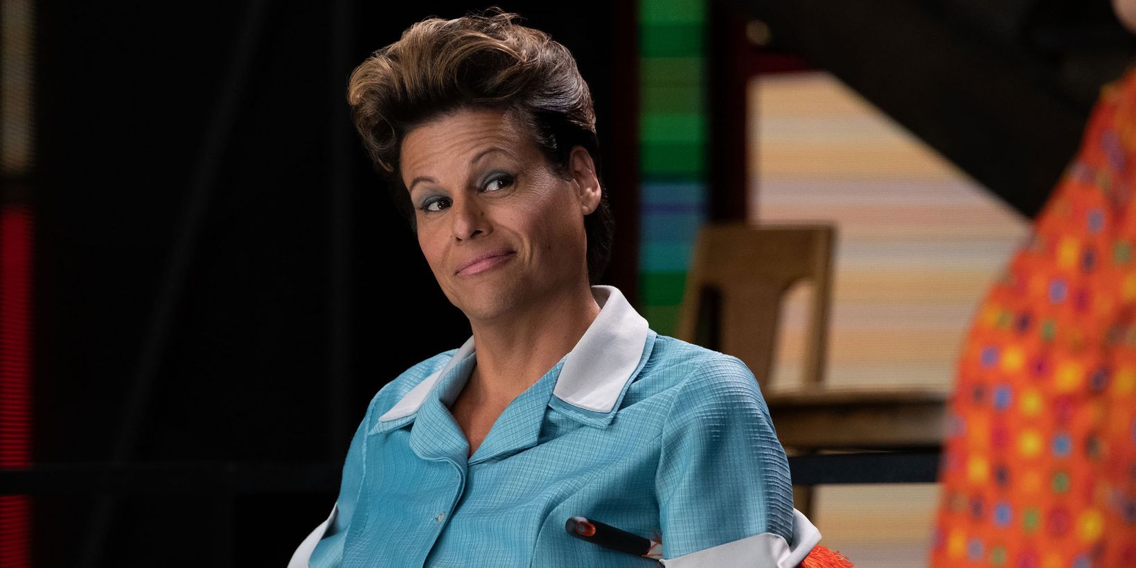 Alexandra Billings som Davina i Transparent sesong 5