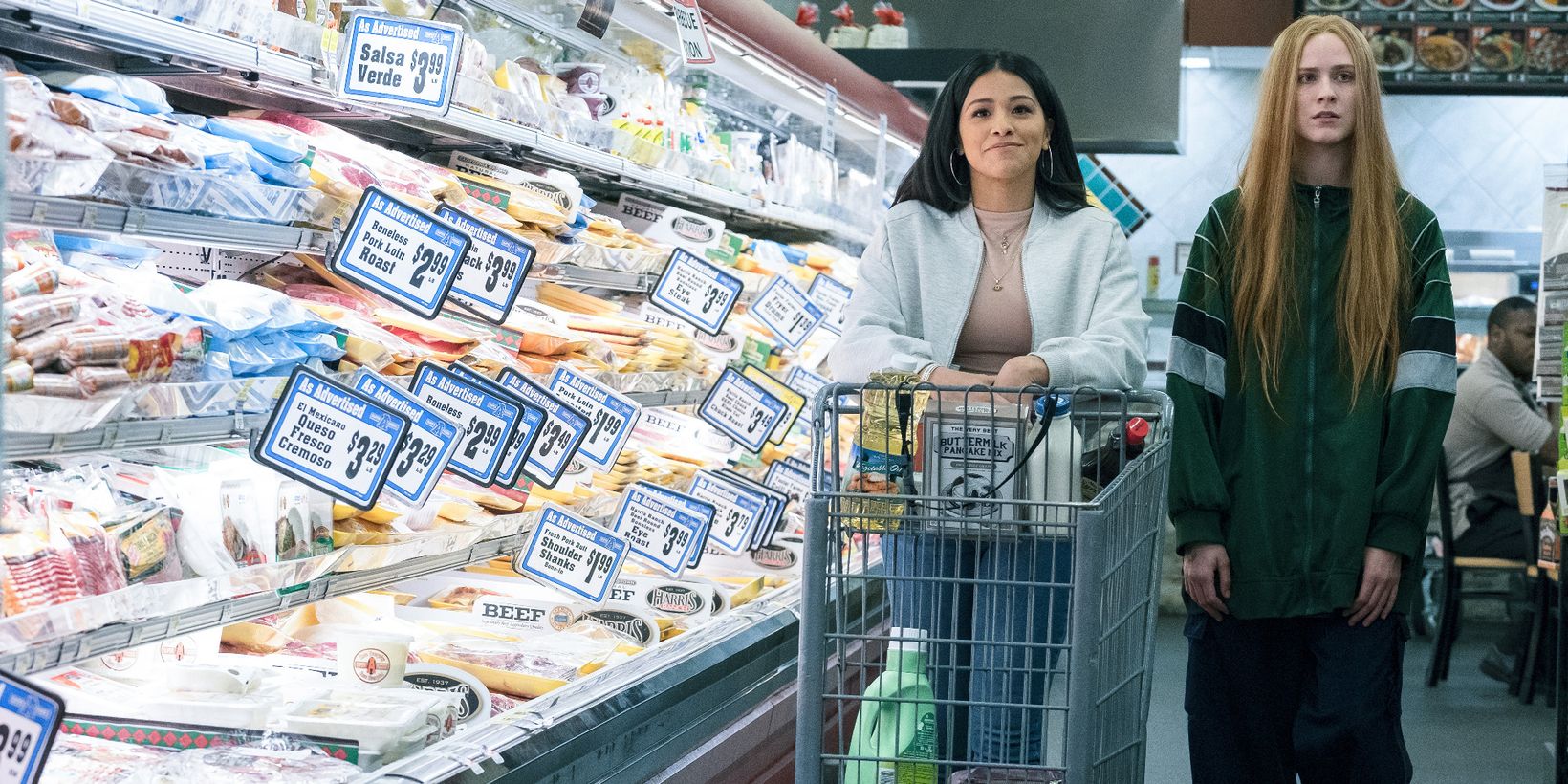 Gina Rodriguez og Evan Rachel Wood i Kajillionaire