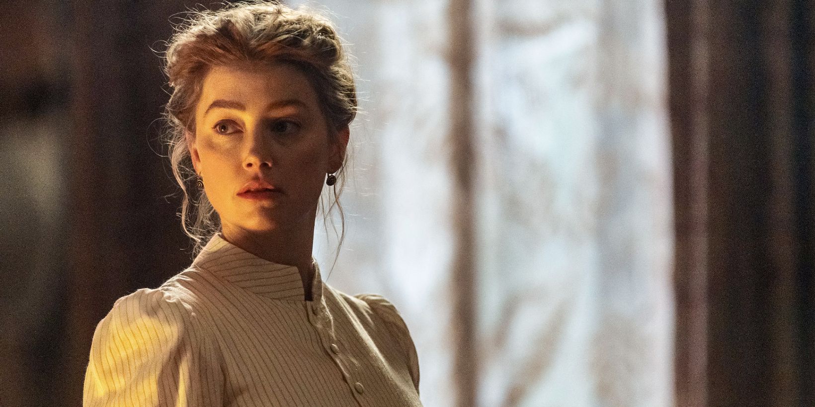 Amber Heard i In the Fire