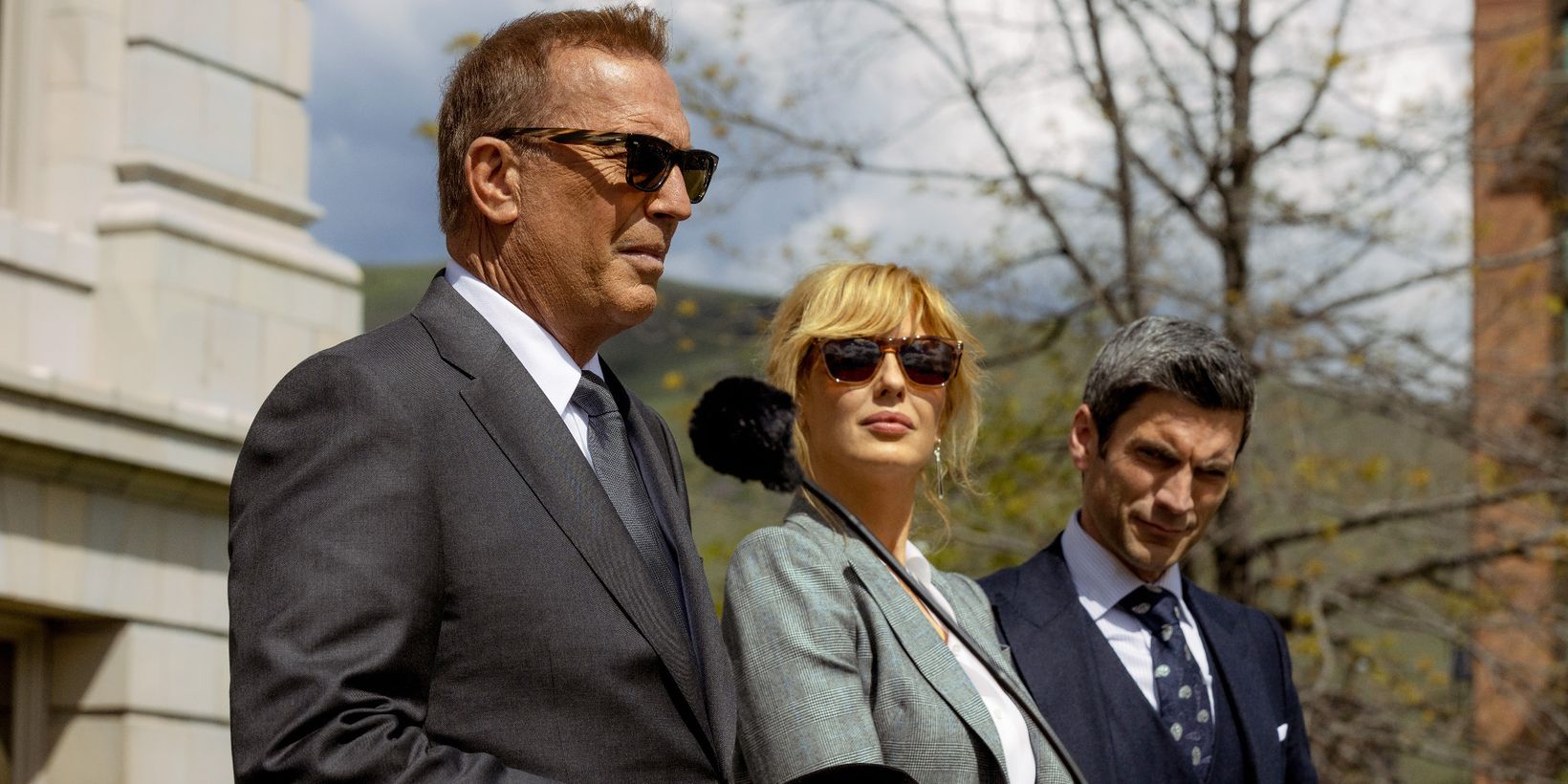 Kevin Costner, Kelly Reilly og Wes Bentley i Yellowstone sesong 5