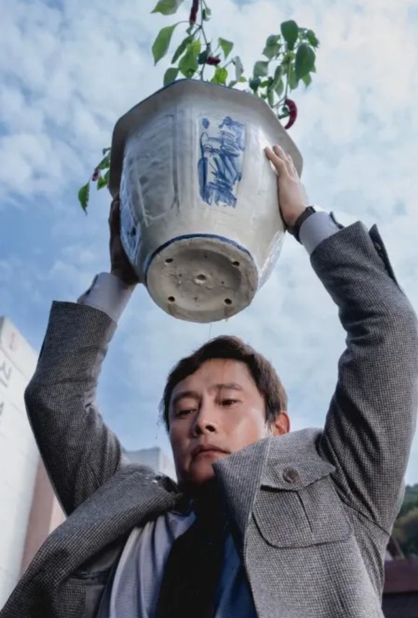 Bilde fra 'No Other Choice'