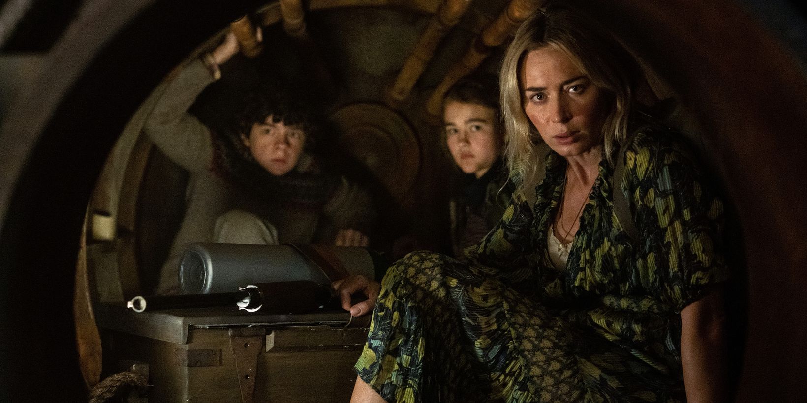 Noah Jupe, Millicent Simmonds og Emily Blunt i A Quiet Place 2