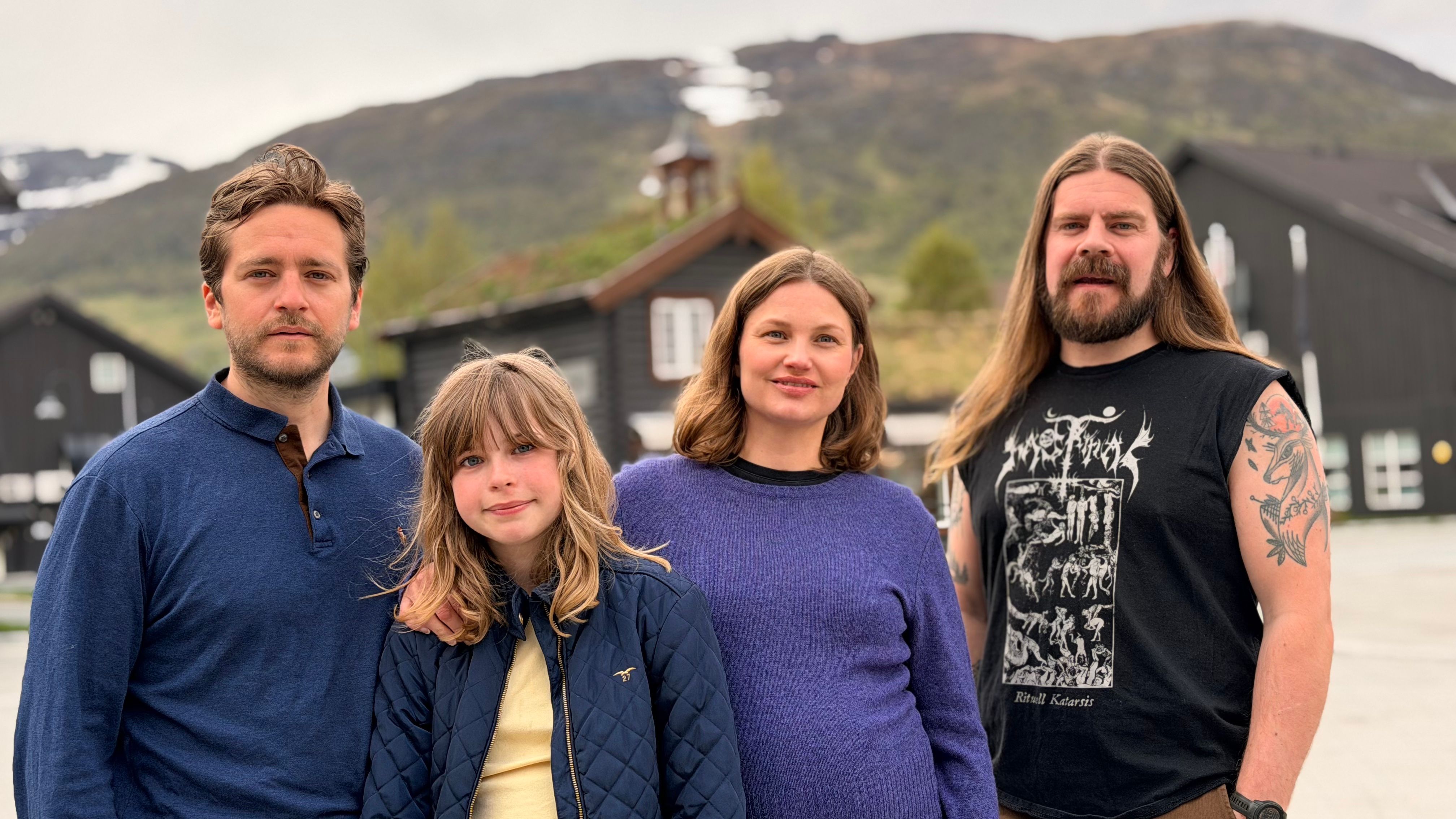 Benjamin Helstad, Helena Horge-Trømborg, Iben Akerlie og John Emil Jørgensrud på settet til Trollegget
