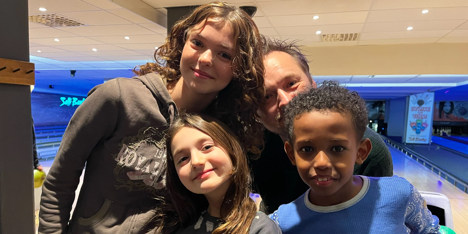 F.v. Anna Drakopoulou Sverrirdottir, Luiza Idrizi, Bartek Kaminski (bak) og Suheib Ahmed.