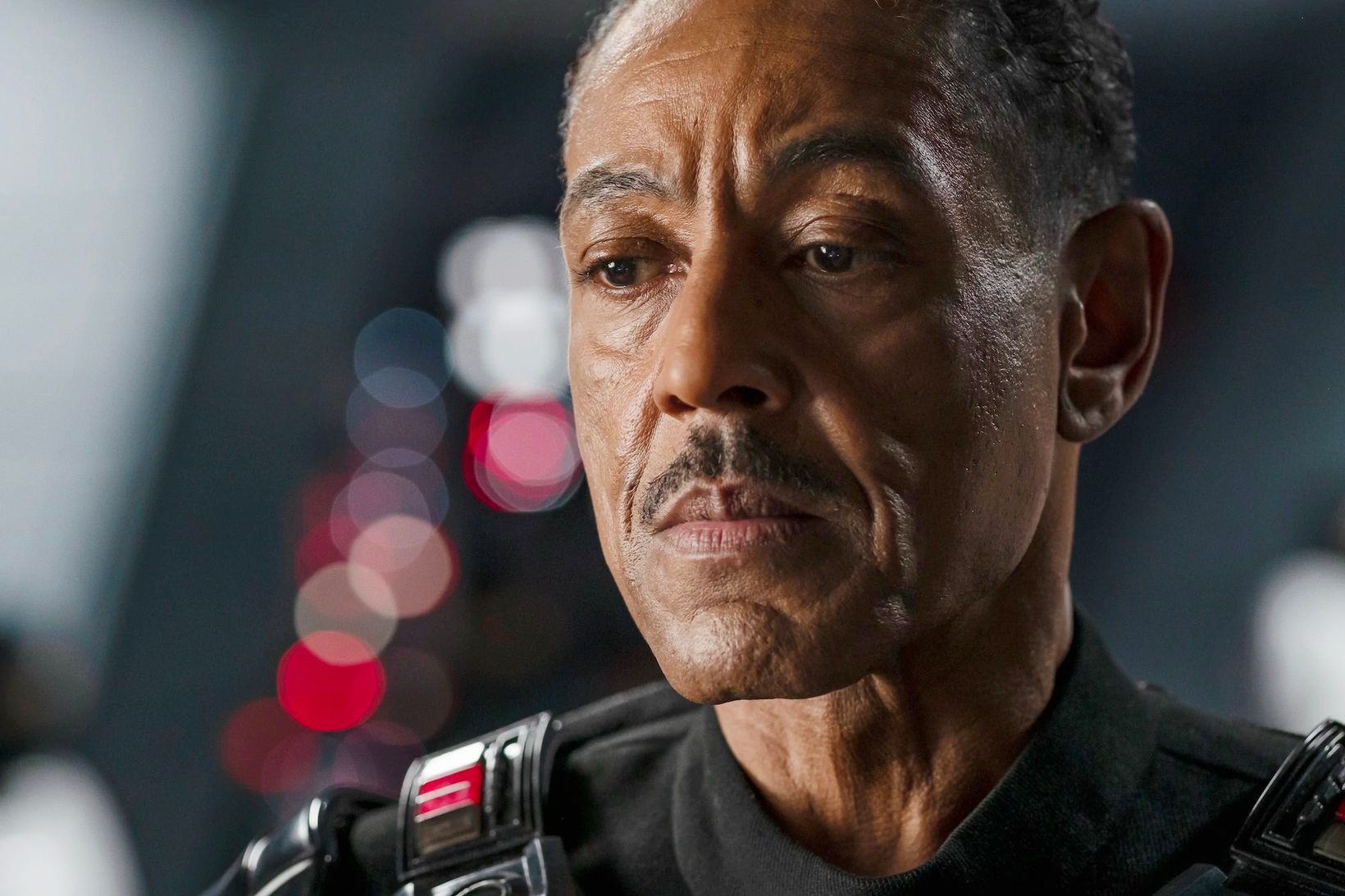 Giancarlo Esposito i The Mandalorian sesong 2