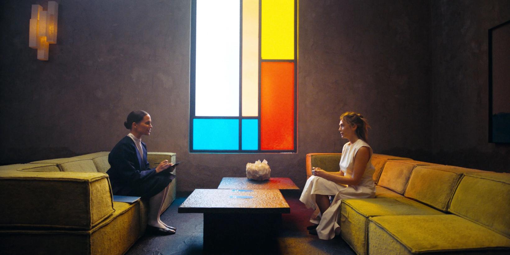 Alicia Vikander og Elizabeth Olsen i The Assessment