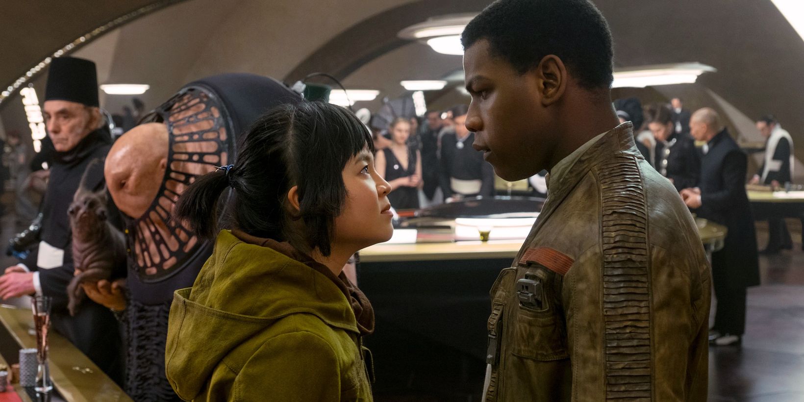 Kelly Marie Tran og John Boyega i Star Wars: The Last Jedi