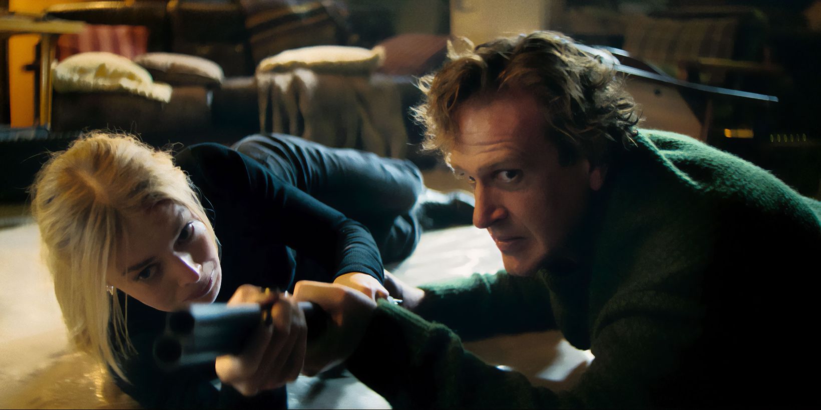 Samara Weaving og Jason Segel i Over Your Dead Body