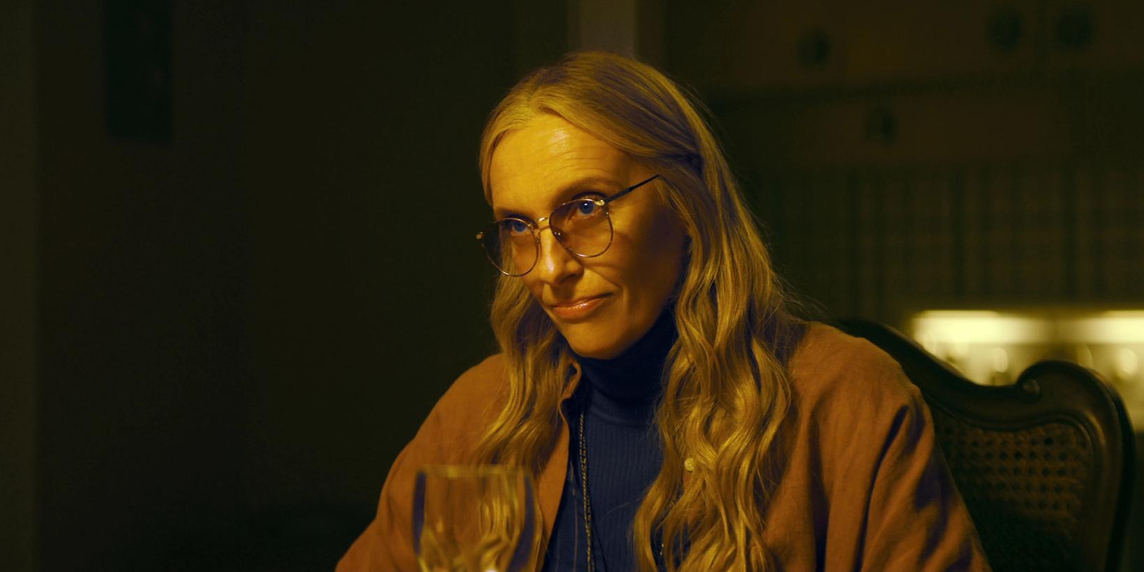 Toni Collette i Wayward