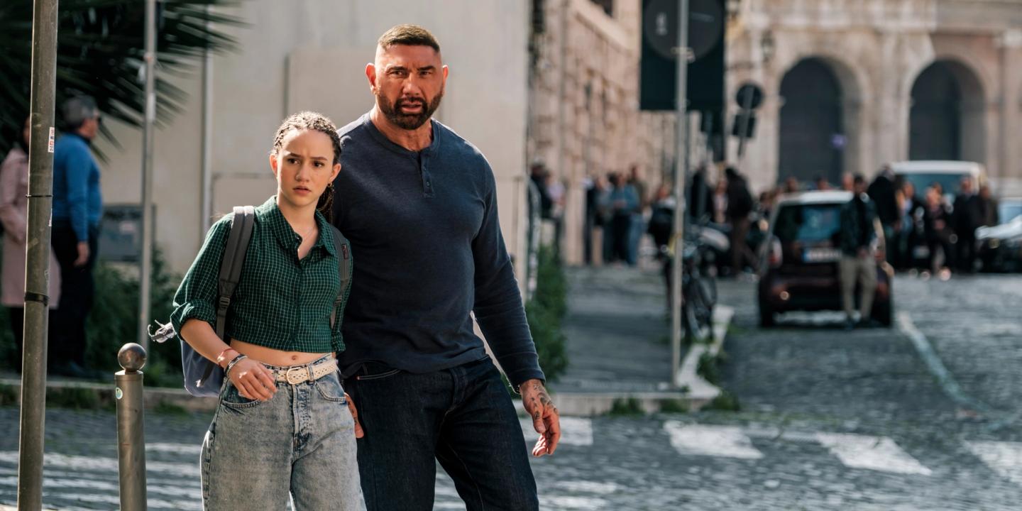 Chloe Coleman og Dave Bautista i My Spy: The Eternal City