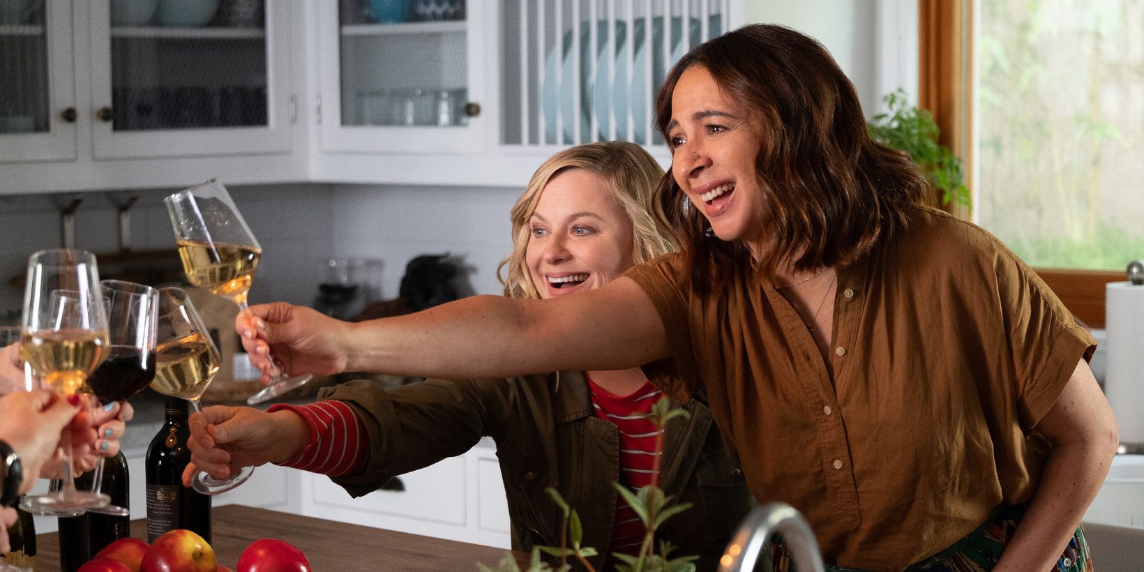 Amy Poehler og Maya Rudolph i Wine Country