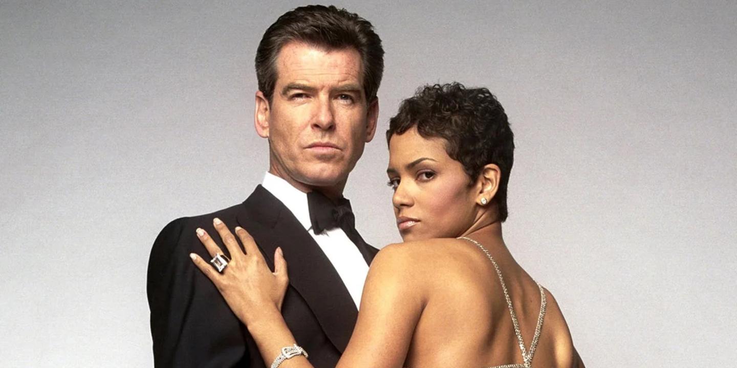 Pierce Brosnan og Halle Berry i Die Another Day