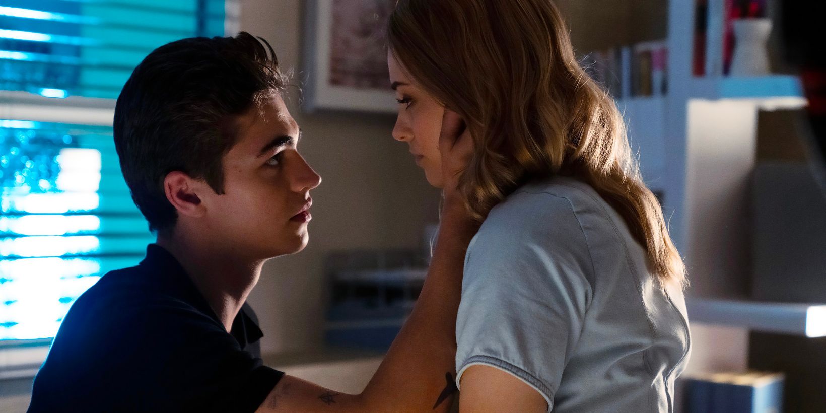 Hero Fiennes Tiffin og Josephine Langford i After We Fell