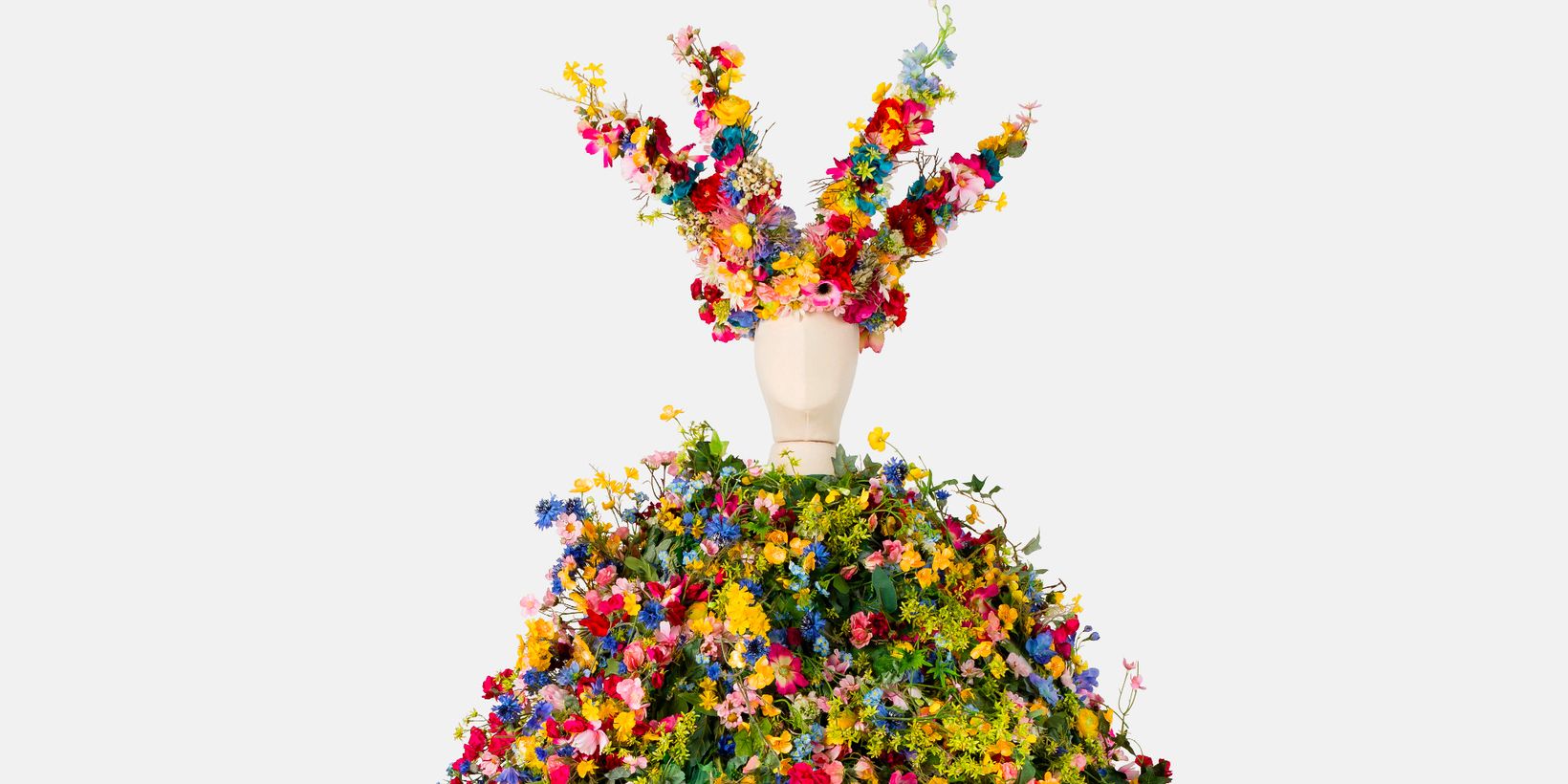Hårga-blomsterkjolen fra Midsommar, på auksjon