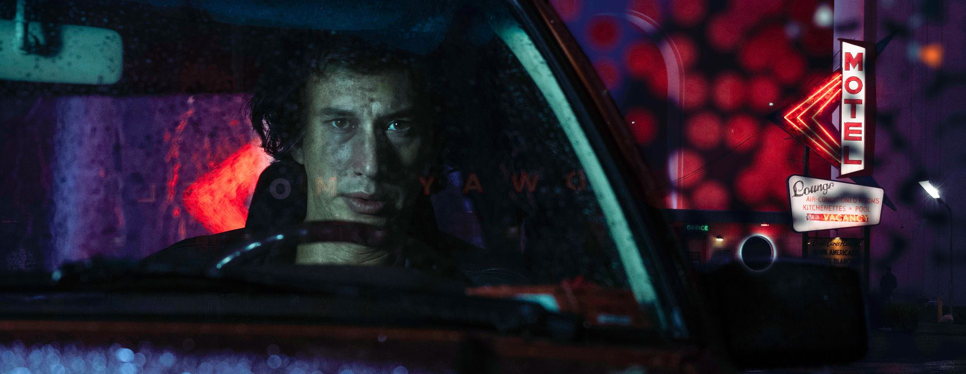 Adam Driver i Hvit støy