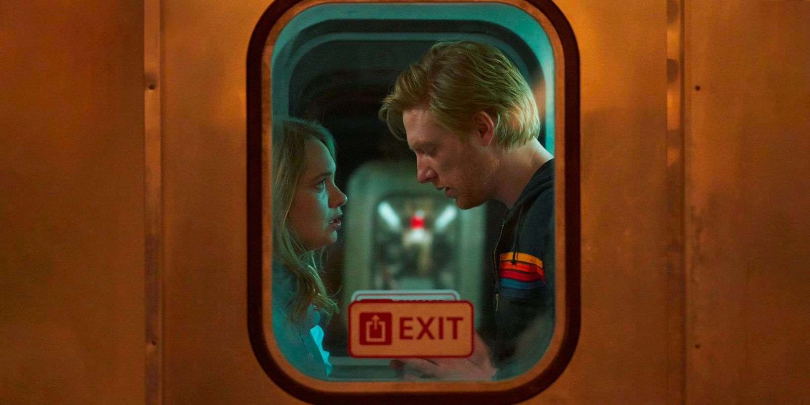 Merrit Wever og Domhnall Gleeson i Run sesong 1