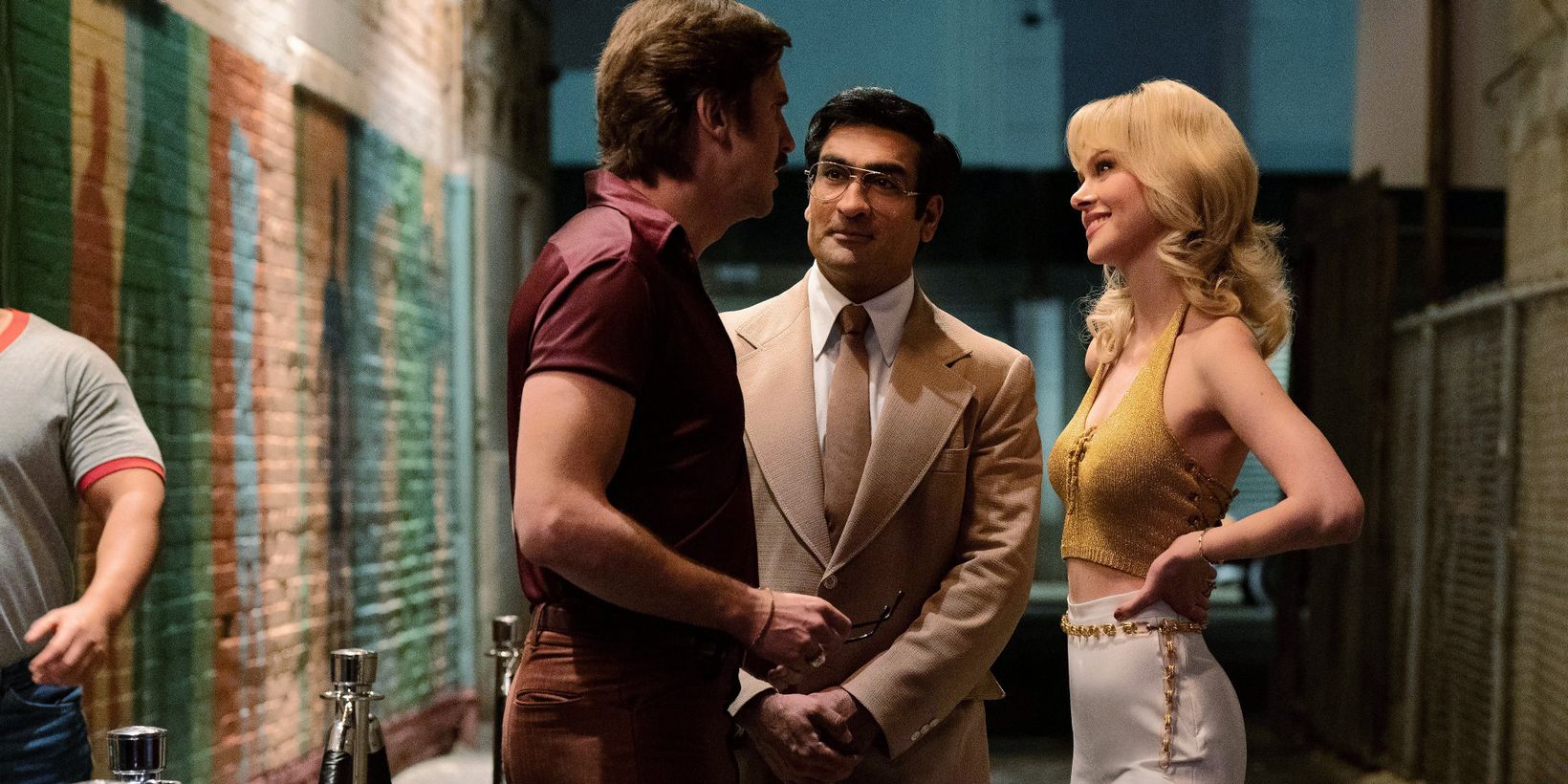 Kumail Nanjiani, Dan Stevens og Nicola Peltz i Welcome to Chippendales