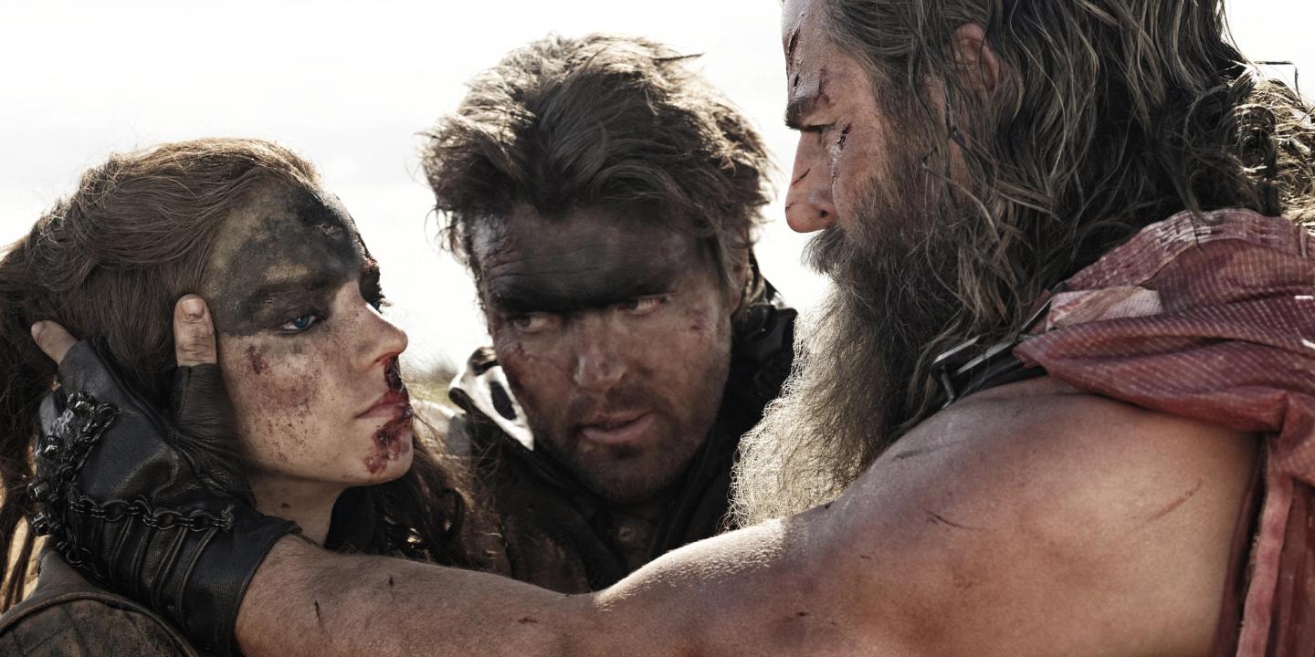 Anya Taylor-Joy, Tom Burke og Chris Hemsworth i Furiosa: A Mad Max Saga