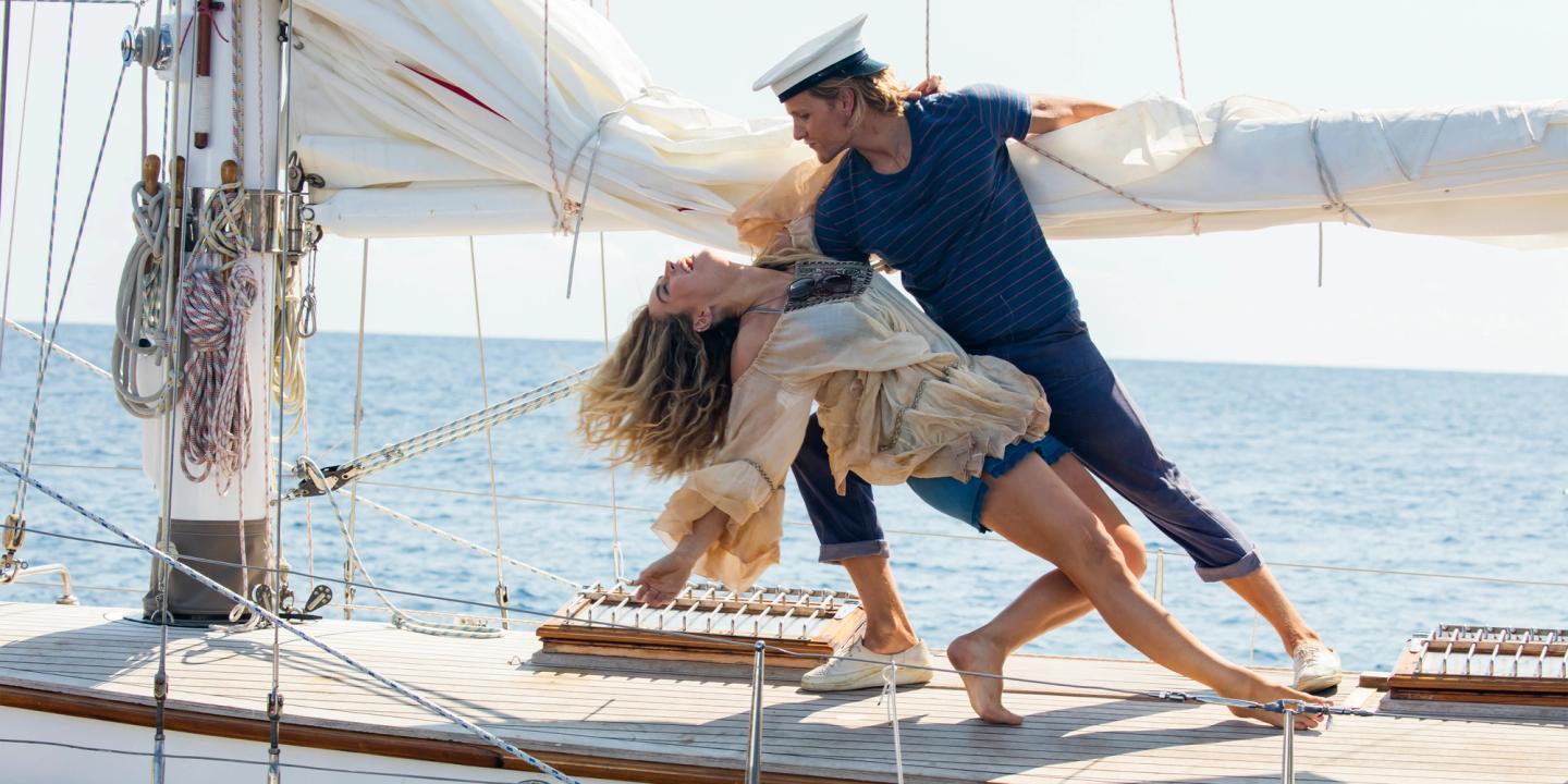 Lily James og Hugh Skinner i Mamma Mia: Here We Go Again