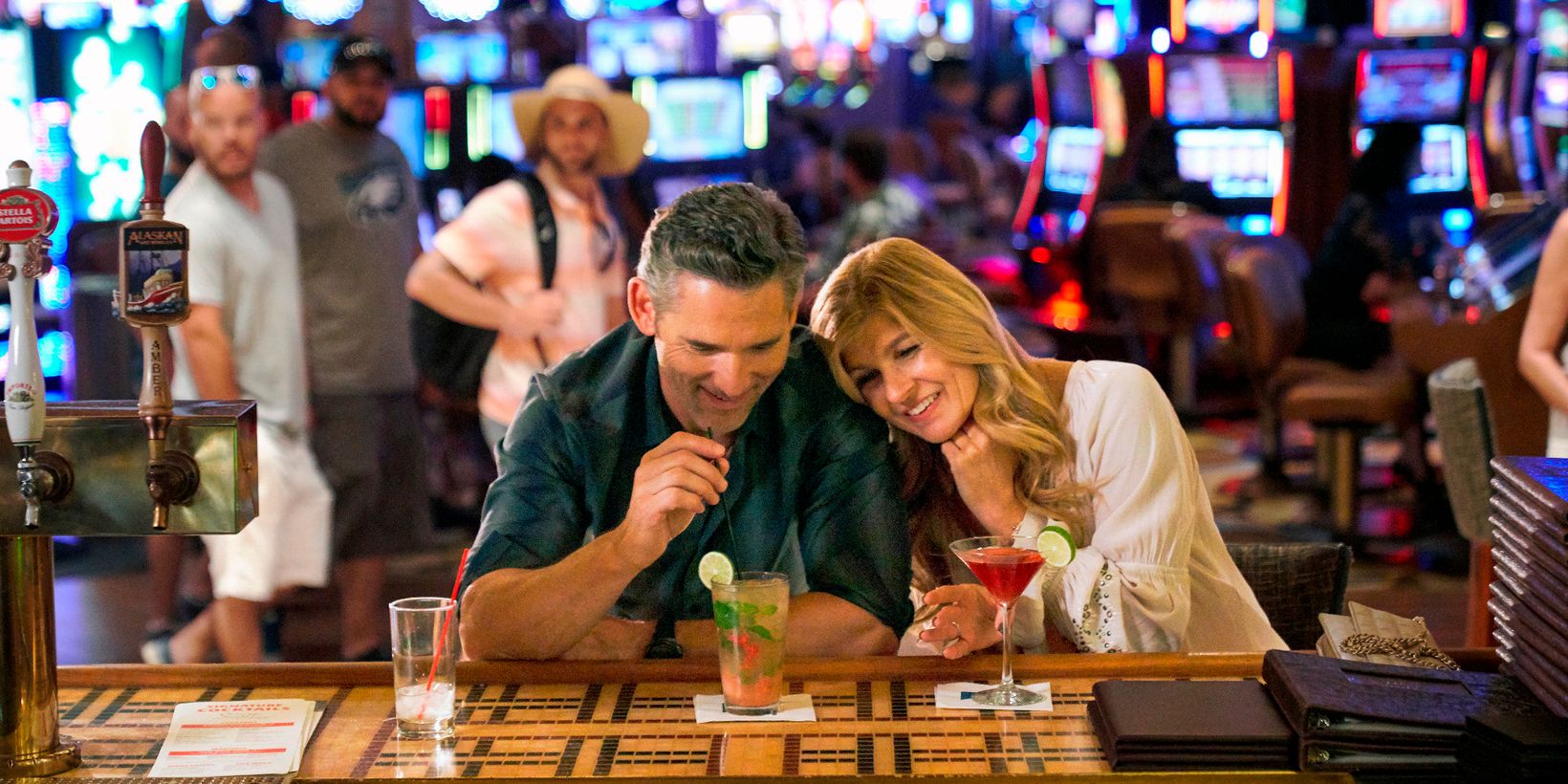 Eric Bana og Connie Britton i Dirty John