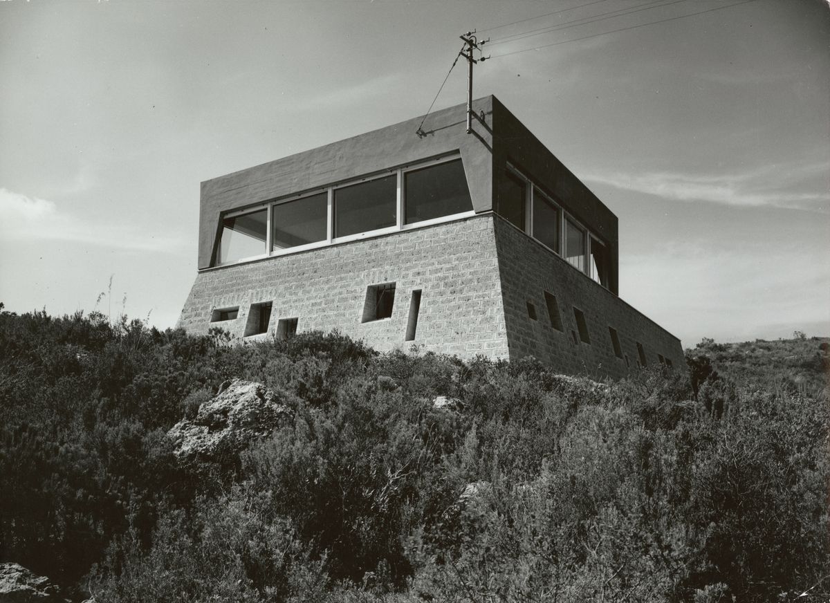 The window in architecture and film: Christian Norberg-Schulz and the space between us / AMIFF 2020