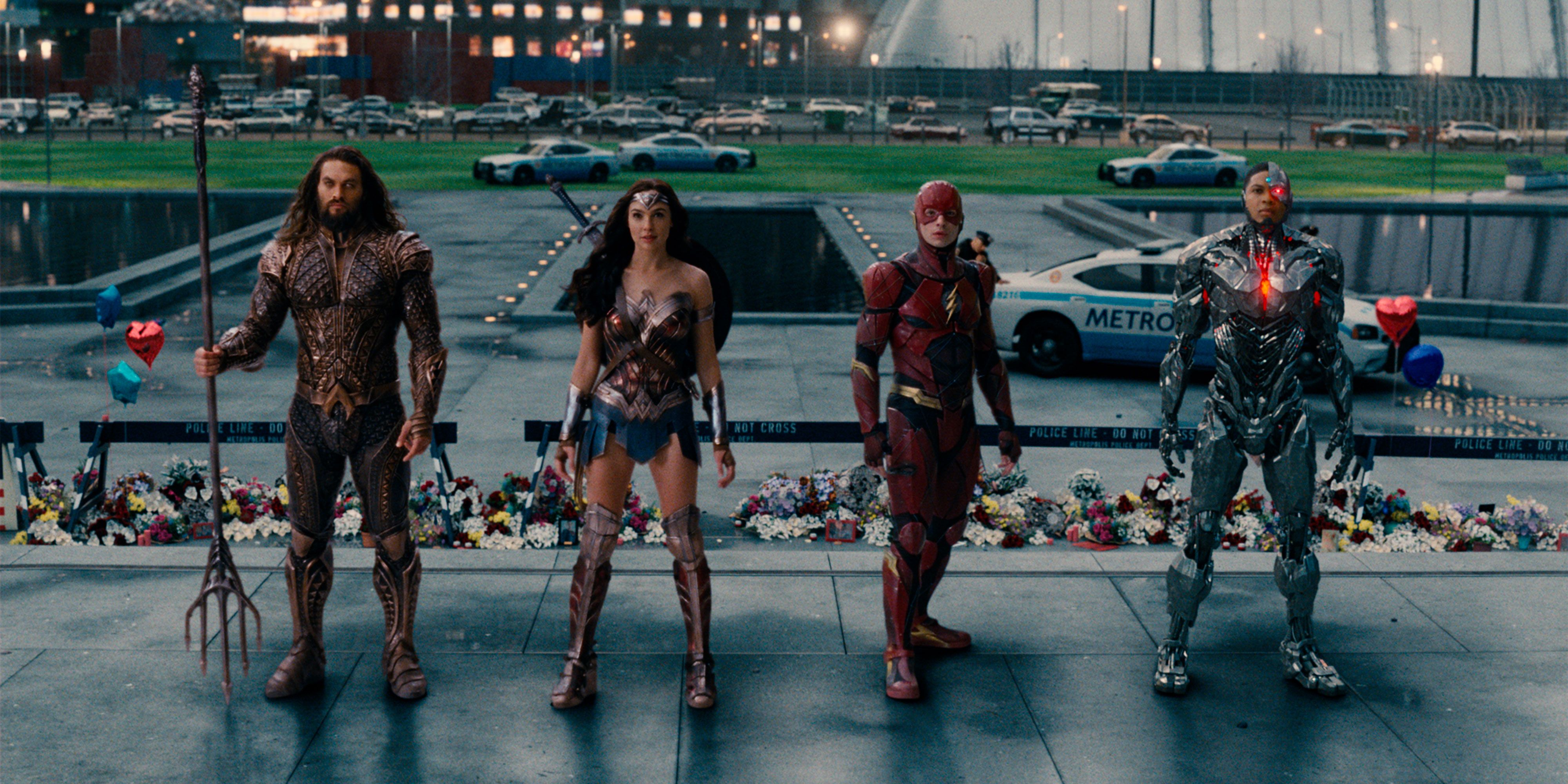 Jason Momoa, Gal Gadot,Ezra Miller og Ray Fisher i Justice League