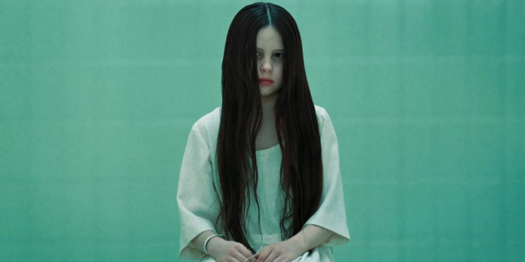 Daveigh Chase som Samara i The Ring (2002)