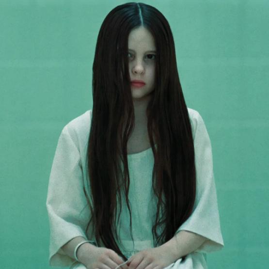 Daveigh Chase som Samara i The Ring (2002)