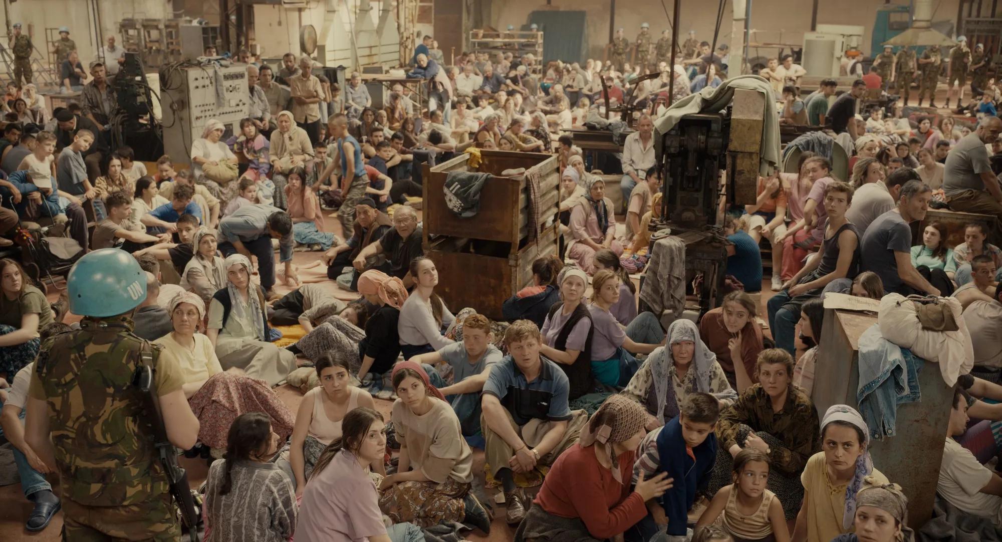 a large crowd of people