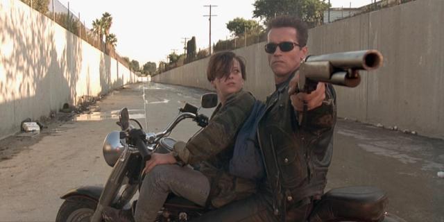 Edward Furlong og Arnold Schwarzenegger i Terminator 2: Dommens dag