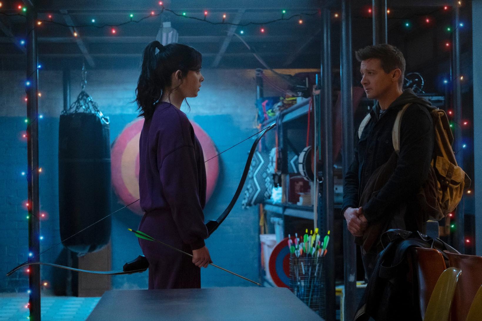 Jeremy Renner og Hailee Steinfeld i Hawkeye