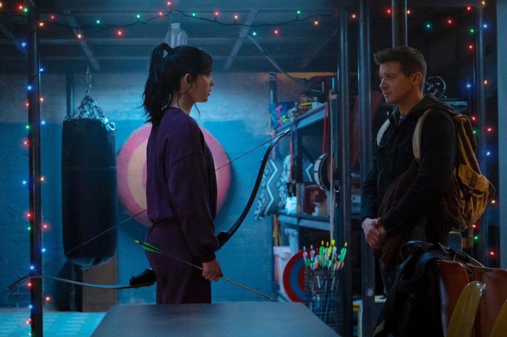 Jeremy Renner og Hailee Steinfeld i Hawkeye