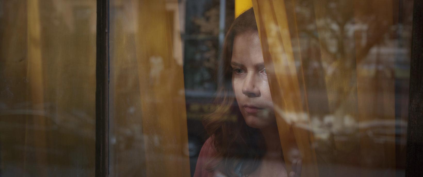 the_woman_in_the_window_dtlr1_marketing_still_rec709_191216.086365.jpg