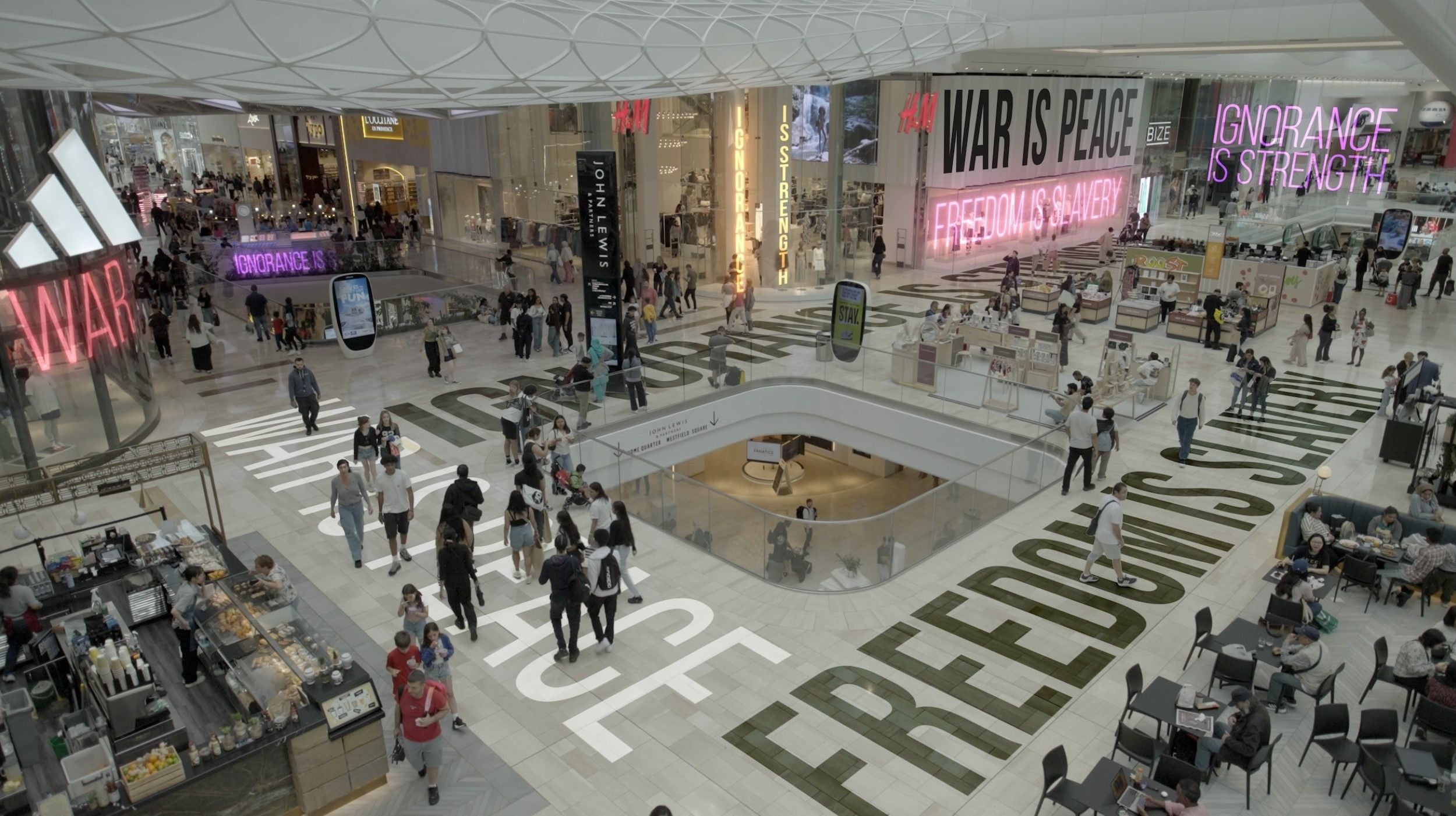 Bilde fra 'Orwell: 2+2=5'